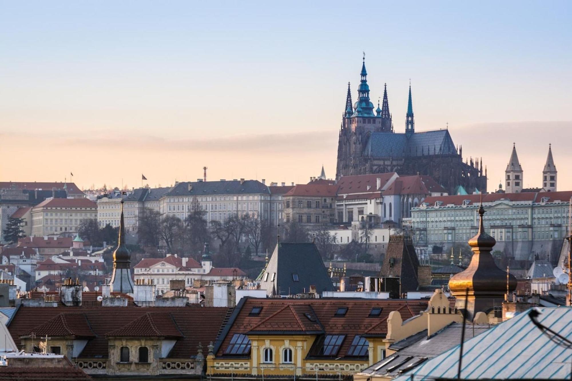 Roy 2 Bdr Apartment With Prague Castle View, Parking & Ac Экстерьер фото