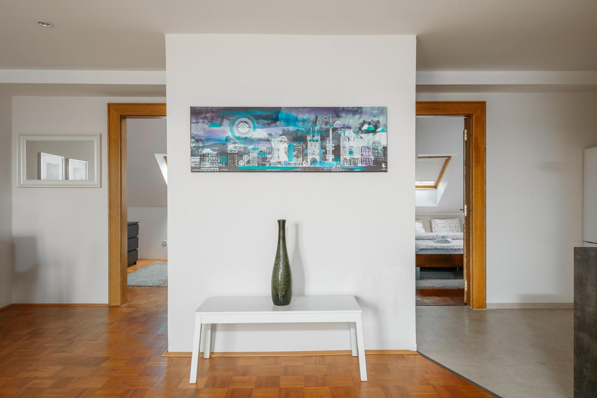 Roy 2 Bdr Apartment With Prague Castle View, Parking & Ac Экстерьер фото