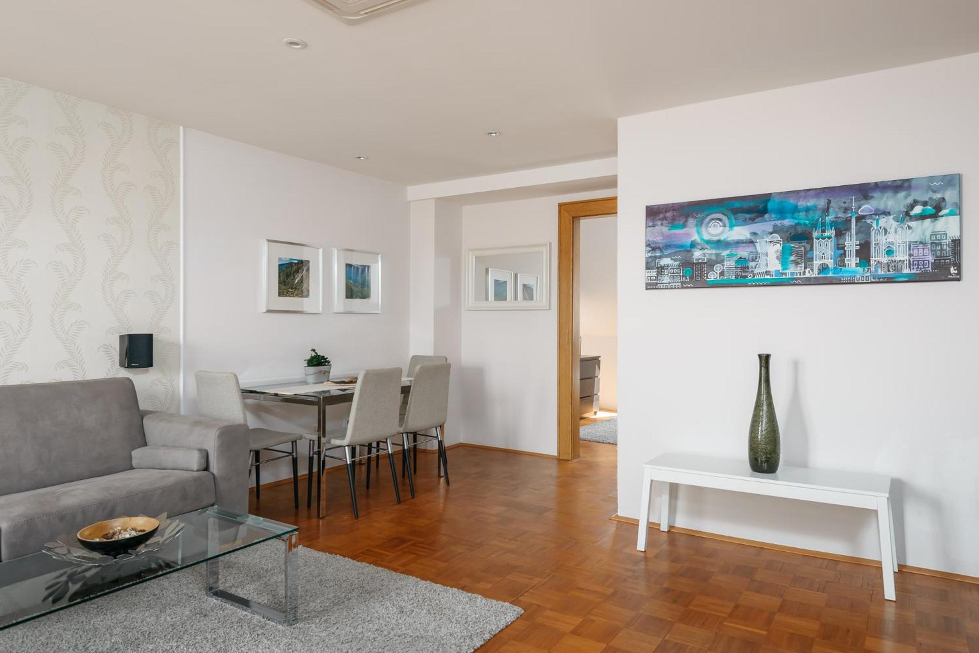 Roy 2 Bdr Apartment With Prague Castle View, Parking & Ac Экстерьер фото
