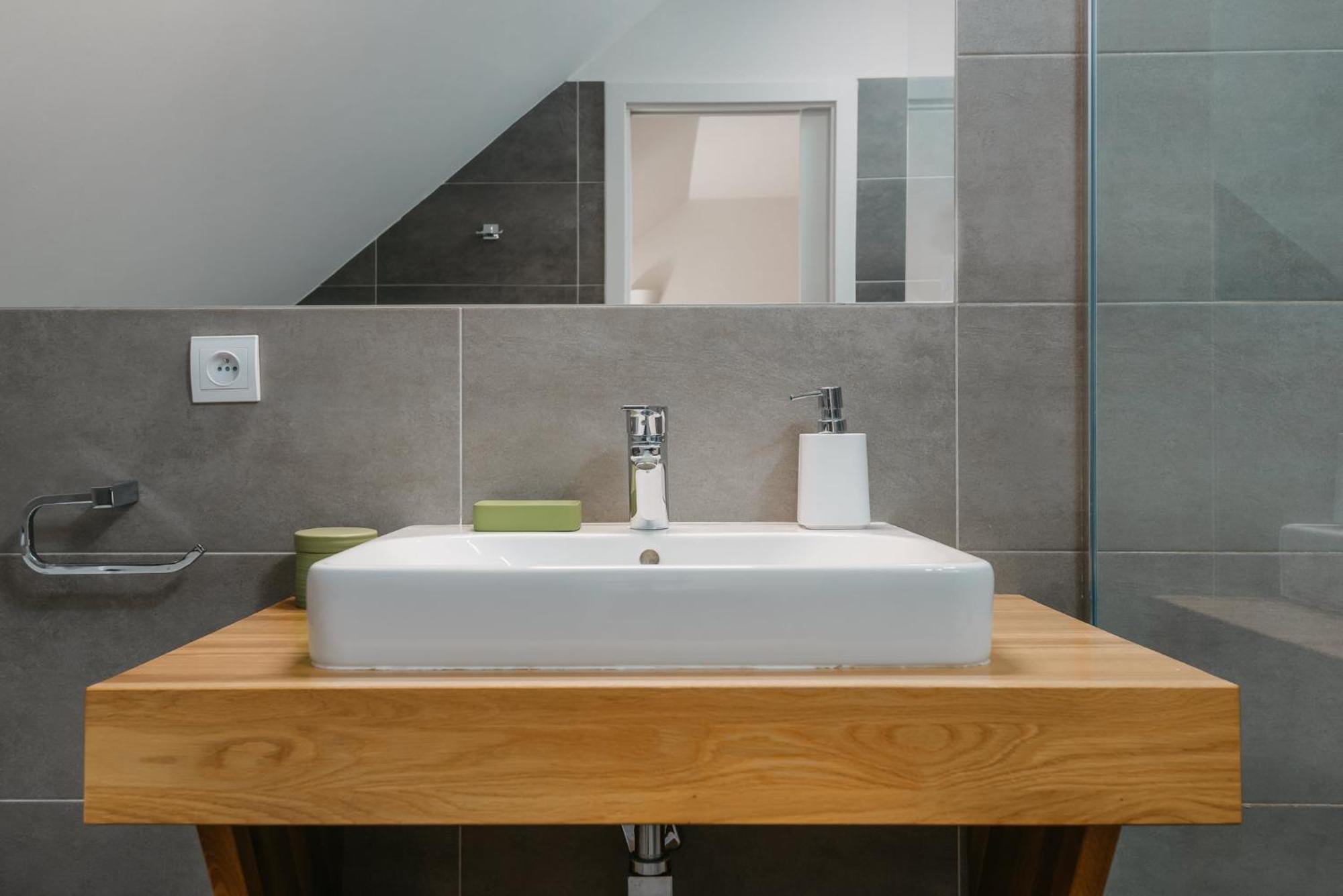 Roy 2 Bdr Apartment With Prague Castle View, Parking & Ac Экстерьер фото