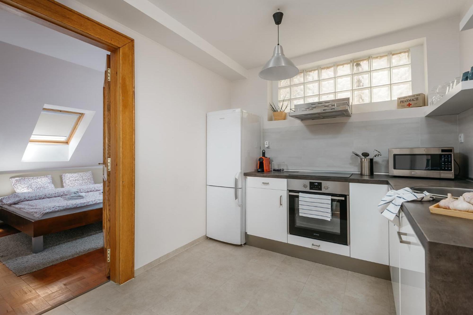 Roy 2 Bdr Apartment With Prague Castle View, Parking & Ac Экстерьер фото