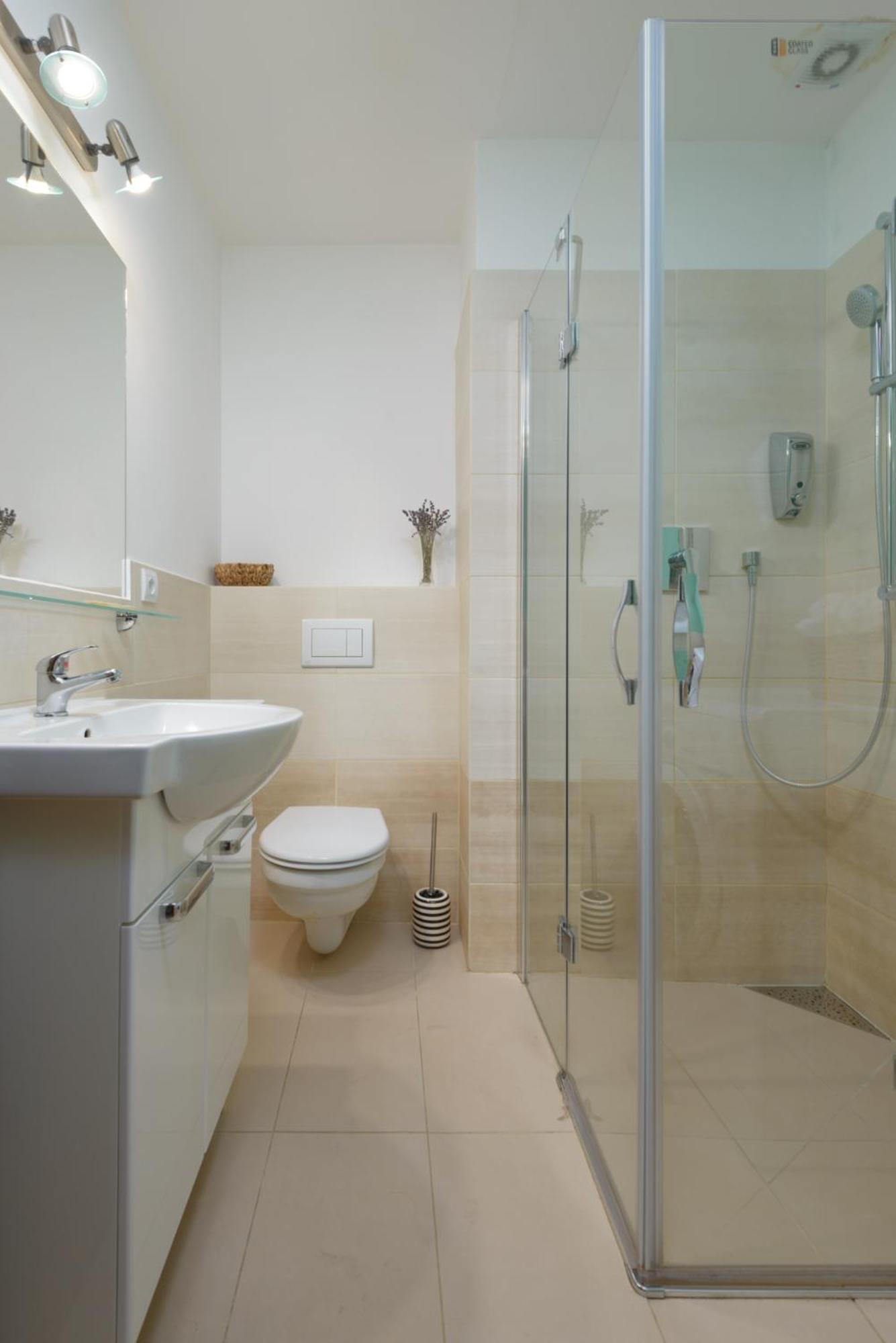 Roy 2 Bdr Apartment With Prague Castle View, Parking & Ac Экстерьер фото
