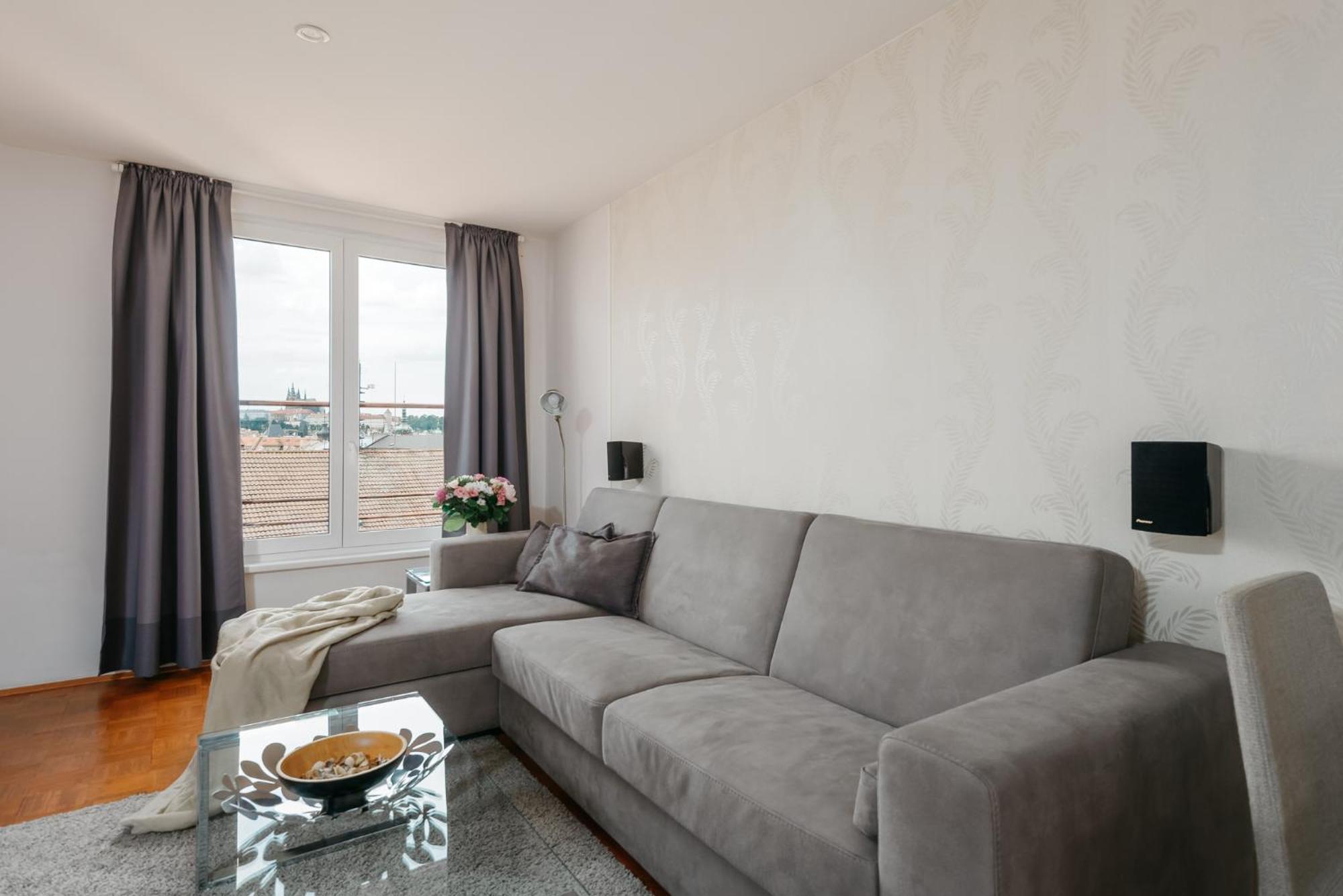 Roy 2 Bdr Apartment With Prague Castle View, Parking & Ac Экстерьер фото
