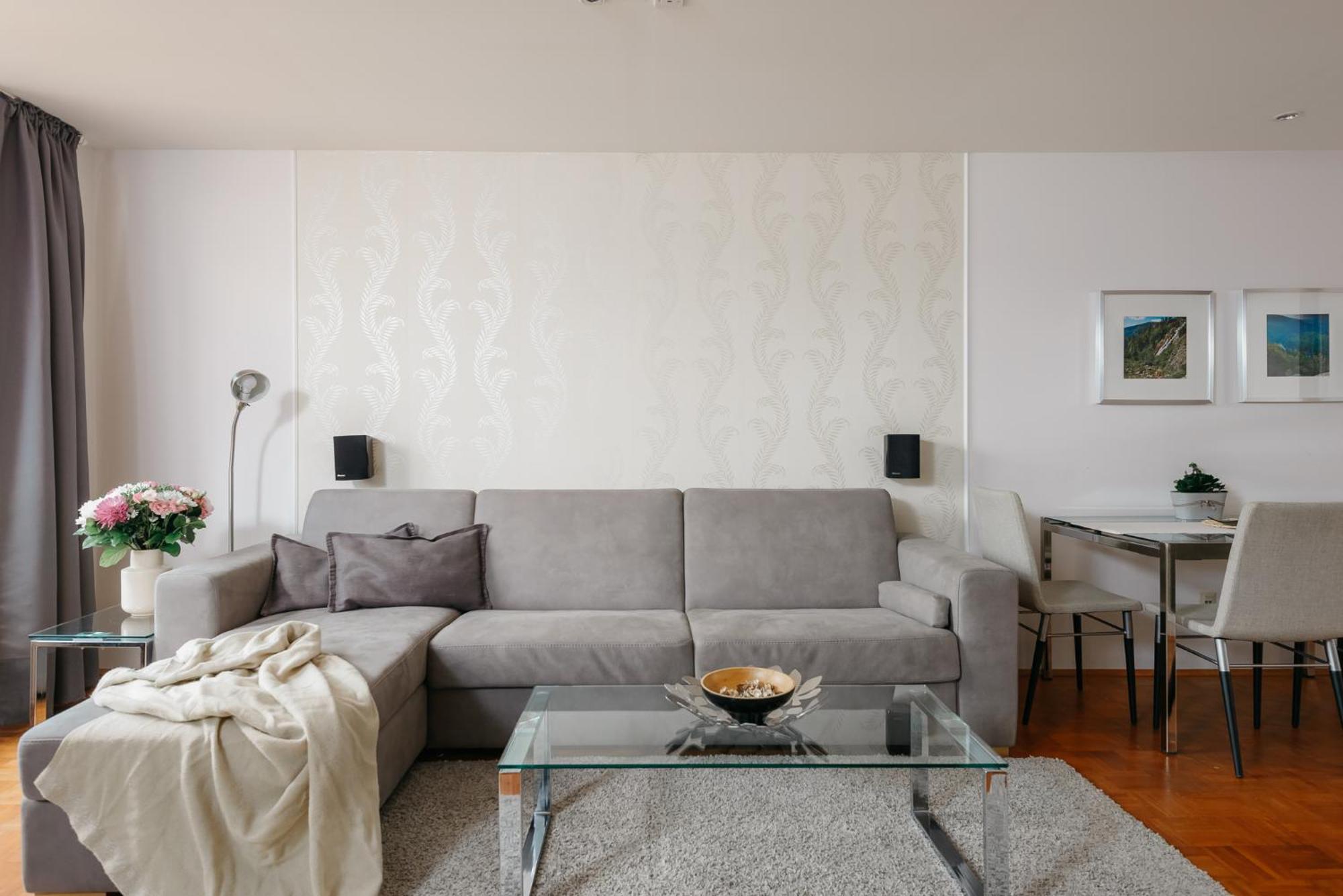 Roy 2 Bdr Apartment With Prague Castle View, Parking & Ac Экстерьер фото